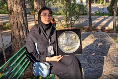 کسب مقام اول رشته قلم‌زنی توسط دانش‌آموز اردبیلی