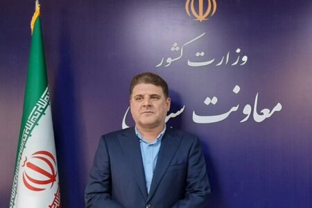 معاون وزیر کشور وارد اردبیل شد