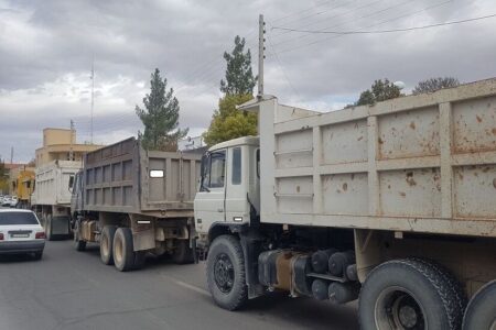 توقف خودروهای سنگین در معابر شهری ممنوع است