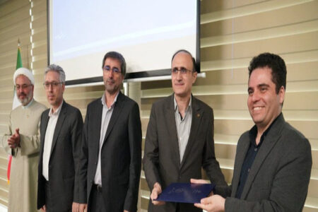 نخبگان در خط مقدم حل بحران‌های کشور باشند