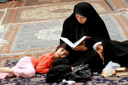 جهان امروز تشنه فراگیری مسائل معنوی است/تربیت ۱۶۰۰طلبه خواهر در اردبیل