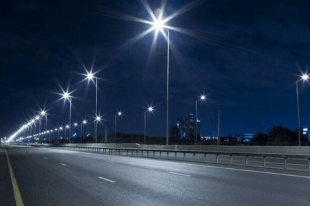 ۷ پروژه روشنایی در محورهای مواصلاتی اردبیل در دست اجراست