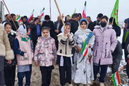 حماسه حضور عشایر قره‌تپه در راهپیمایی ۲۲ بهمن علی‌رغم سرمای شدید