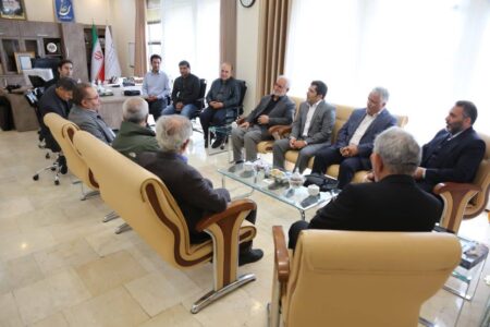 دیدار خانواده خیر سلامت مرحوم حاج علی نجف‌زاده با رئیس دانشگاه علوم پزشکی اردبیل